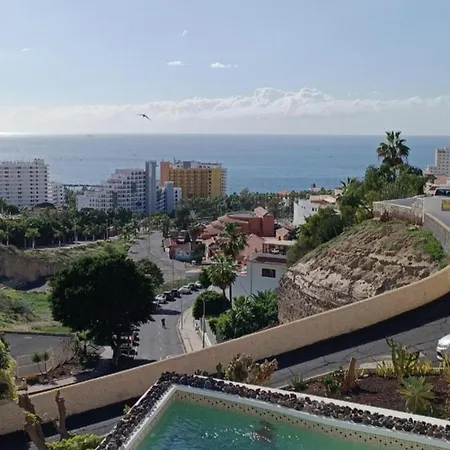 Las Americas X Villa *